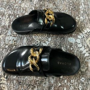 Alohas Fireplace - Black Leather Clogs/Mules